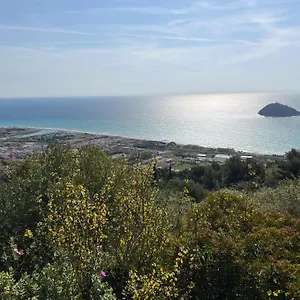 Nicoletta Rivieraholiday , Albenga Italia